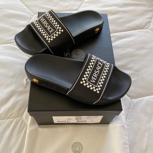 Versace slides
